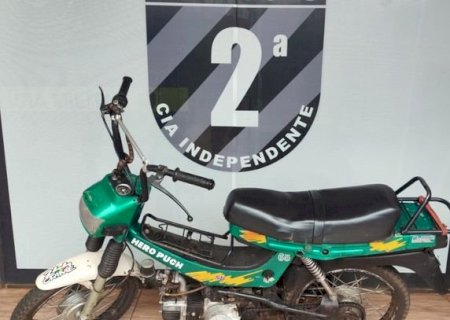 PM apreende motocicleta estrangeira irregular no centro de Caarapó