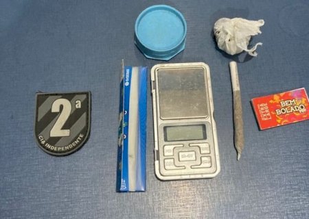 Polícia Militar detém jovem com porções de maconha em praça de Caarapó