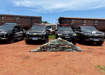 Caminhão carregado com minério de ferro é apreendido transportando 100kg de cocaína>