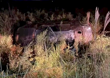 Motorista é arremessado durante capotagem e morre em estrada