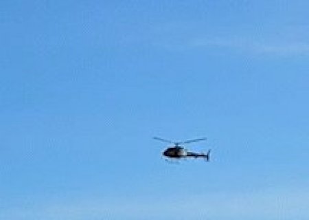 Com apoio de helic&oacute;ptero, pol&iacute;cia deflagra opera&ccedil;&atilde;o contra o tr&aacute;fico de drogas