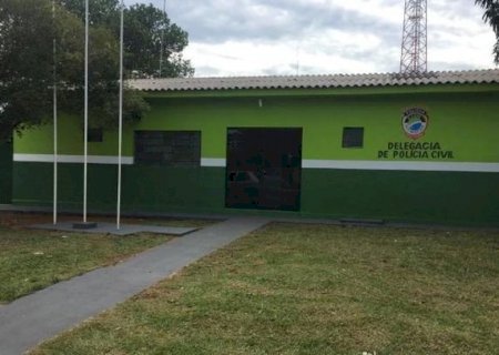 Farmácia é furtada durante a madrugada em Juti; suspeito entrou por janela do banheiro