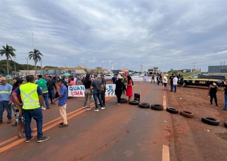 Trecho da BR-163, entre Caarapó e Dourados, é liberado após negociações e 6h30 de protestos