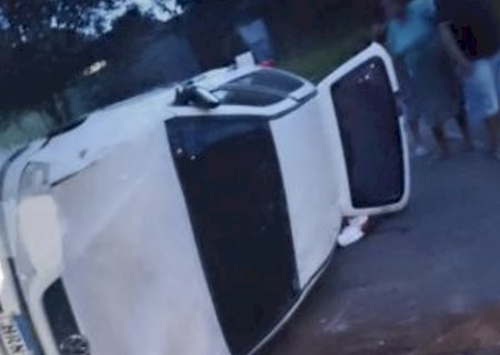 Motorista embriagado capota carro, foge sem prestar socorro e é preso em Caarapó