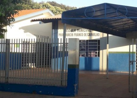Pais denunciam salas sem ar-condicionado na Escola Moacir Franco e direção confirma problema em Caarapó