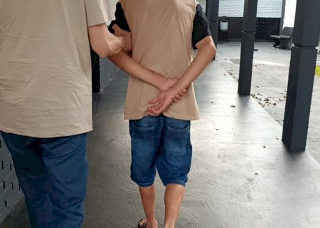 Usuário confunde policial com traficante e entrega 'boca de fumo' em Dourados