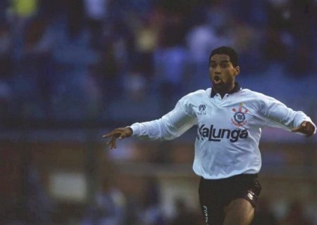 Ex-jogador Viola, ídolo do Corinthians, é condenado a 3 anos de prisão por posse ilegal de arma