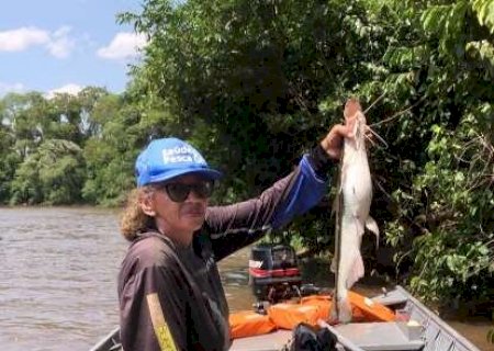 Pescadora fez do rio sua sobreviv&ecirc;ncia e se tornou refer&ecirc;ncia no setor