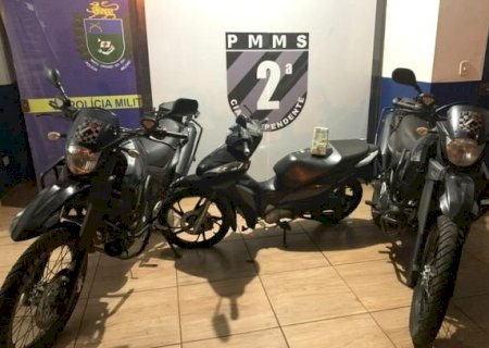 Perseguição termina com apreensão de moto e mais de 1 kg de crack; suspeito foge em Caarapó