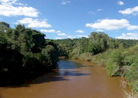 Homem morre afogado ao tentar desenroscar rede de pesca em Ribas do Rio Pardo>