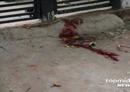 Mulher fica com ciúmes e tenta matar marido a facadas no Jardim Anache>