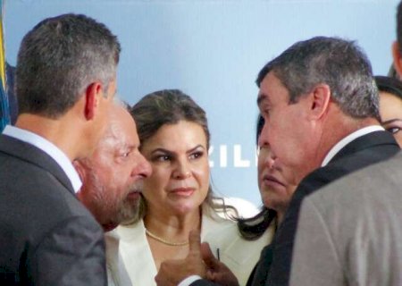 Em agenda com Lula, Riedel assina empr&eacute;stimo de US$ 200 milh&otilde;es para rodovias