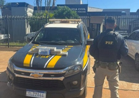 Casal é preso levando 11 quilos de cocaína em moto