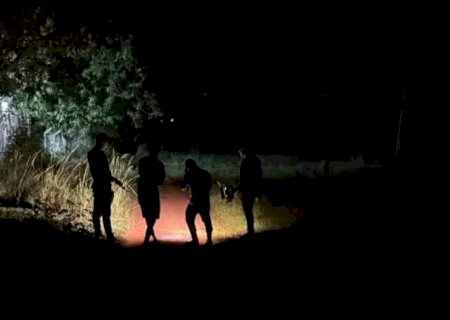 Homem invade casa, &eacute; esfaqueado e morre no p&aacute;tio de frigor&iacute;fico