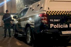 Jovem é preso por violência doméstica e ameaça com faca em Caarapó