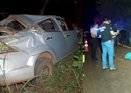 Idoso é jogado para fora de carro durante capotamento entre Dourados e Deodápolis>