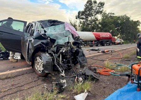 Moradora de Caarapó morre em acidente entre carro e carreta-tanque>