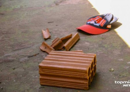 Homem é espancado com pedaços de madeira e tijolos ao defender filho em Amambai>