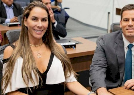 Agência da esposa de Contar foge da Justiça em ação por corrupção enquanto fatura PIX do PL