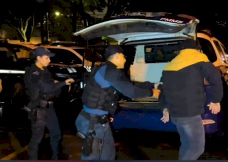 Homem é preso por abusar de garotos de 13 anos em Dourados; oferecia lanche e presente