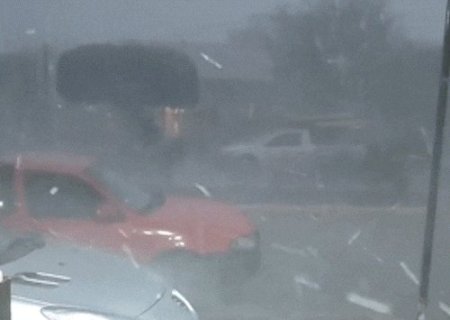Inmet refor&ccedil;a aviso de tempestade com risco de granizo e ventos de at&eacute; 100 km/h