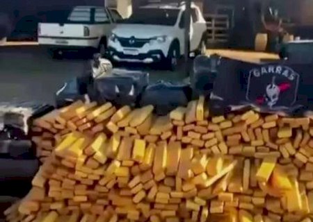 Carga de algod&atilde;o &eacute; apreendida com 3,9 toneladas de maconha na BR-163>