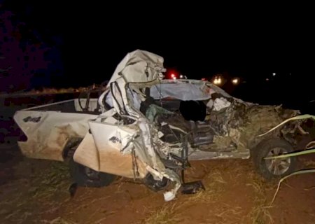 Pecuarista morre ao bater Hilux na traseira de caminh&atilde;o na BR-262>