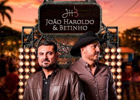 Dupla João Haroldo e Betinho se apresenta neste sábado (9) a partir das 19h, na praça central, em Amambai