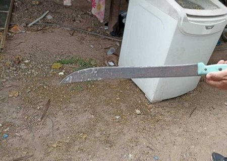 Mulher acusa vizinho de matar galo de estimação e o ataca com facão em Tacuru
