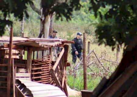 Caseiro desaparecido &eacute; encontrado morto dentro de saco em brejo>