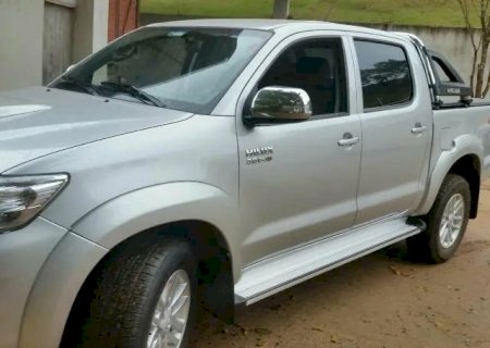 Adolescente de 13 anos some com Hilux do pai e dorme em posto na Capital