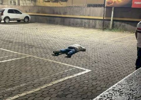 Chefe do tr&aacute;fico da Nhanh&aacute; &eacute; executado em estacionamento de pizzaria