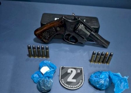 Em Caarapó, jovem é preso após perseguição policial com arma, drogas e motocicleta irregular>