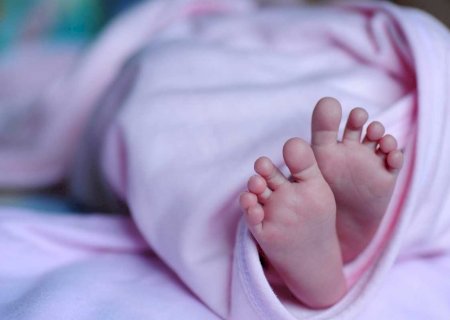 Bebê de 2 anos agredido pela mãe é transferido para Santa Casa em estado grave