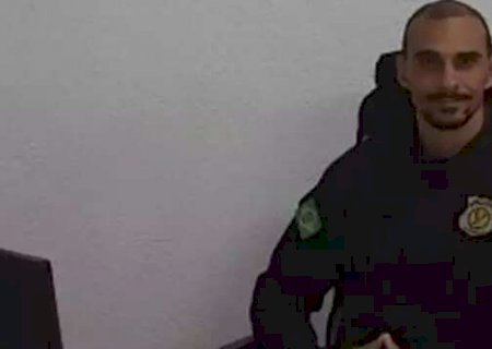 Diretor penitenci&aacute;rio escondeu rastreador sob lataria de carro para vigiar ex>