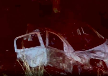 Carro carregado com maconha pega fogo durante fuga da PRF>