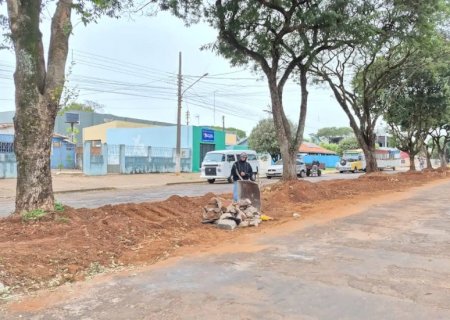 Vereador Léo Mecânico celebra início das obras de estacionamento na Rua Tiradentes>