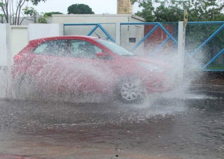 Nova frente fria traz tempestades com ventos acima de 80km/h para MS esta semana