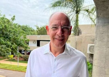 H&eacute;lio Peluffo &eacute; internado ap&oacute;s mal-estar e passa por cirurgia card&iacute;aca>