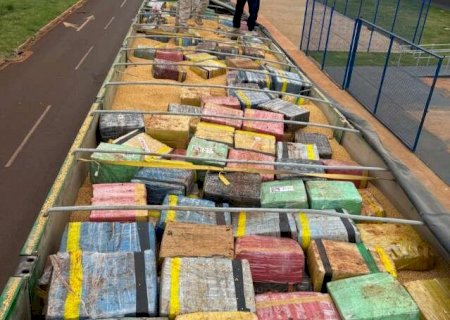PRF apreende 6 toneladas de maconha escondidas em carga de soja