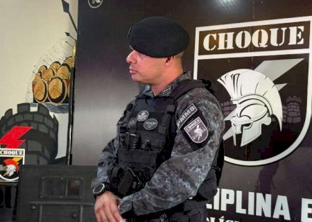 Se fizer men&ccedil;&atilde;o de atirar, o policial vai reagir, diz PM>