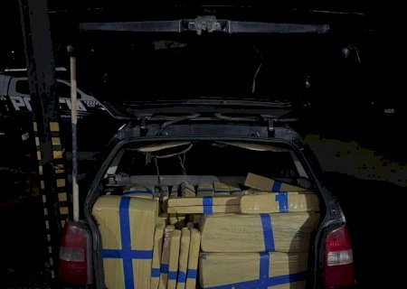 Após furar sinal, motorista é preso com mais de 300kg de maconha em veículo>