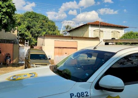 Suspeita de feminic&iacute;dio: m&atilde;e encontra filha morta com sinais de esganadura