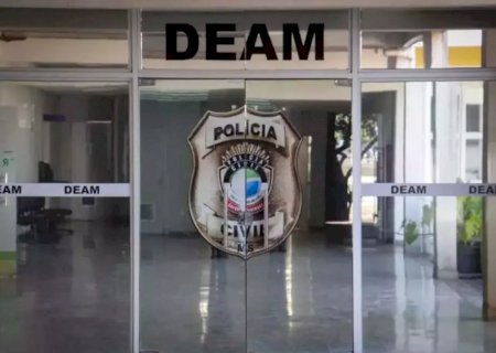 Após uma semana mantida em cárcere pelo companheiro, mulher pula a janela e aciona a PM>