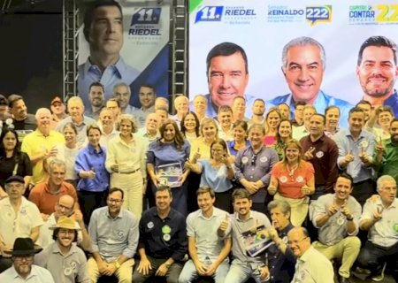 Riedel e Reinaldo reúnem 77 dos 79 prefeitos em evento de campanha na Capital>