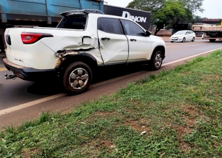 Carreta e Fiat Toro colidem na BR-163, em Caarapó; não há registro de feridos>