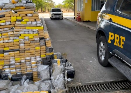 Carga de 440 quilos de drogas que saiu de MS é apreendida em Goiás