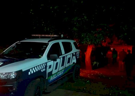 Mulher é executada e homem fica ferido durante ataque a tiros