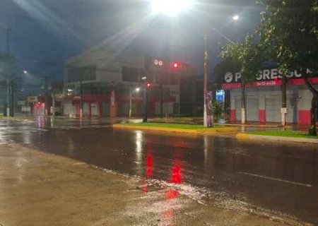 Temporal causa falta de energia em cidades de MS, mas votação segue normal com urnas com bateria interna>