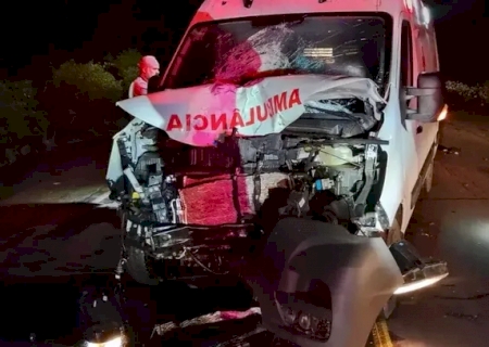 Motociclista morre após ser atingido por ambulância em rodovia de Terenos>